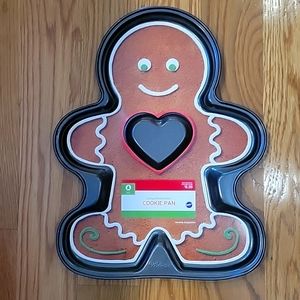 Wilton Gingerbread cookie pan 13x11